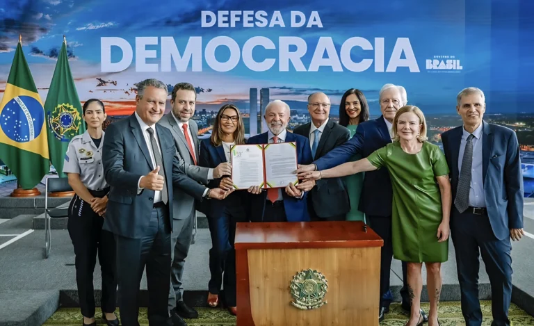 Lula Vetoes Law That Would Have Reduced Sentences for Coup Plotters in Brazil