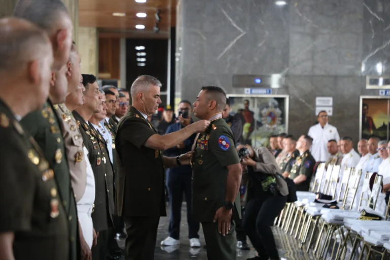 Venezuela: FANB Awards Decorations to Defenders of Sovereignty Against US Aggression