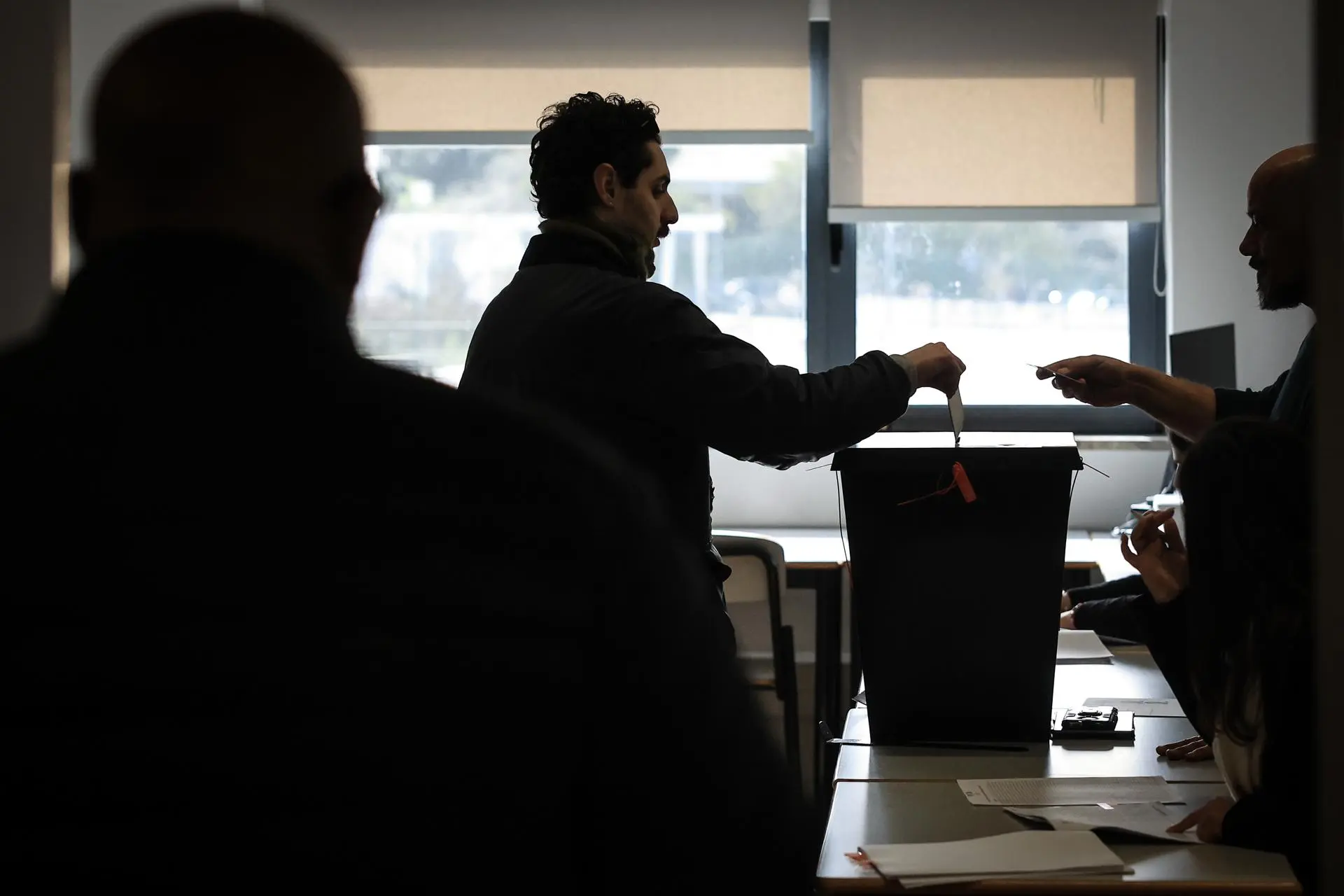 All Polling Stations Close in Portugal’s Presidential Elections