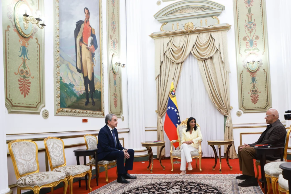 Acting President Receives José Luis Rodríguez Zapatero at Miraflores Palace