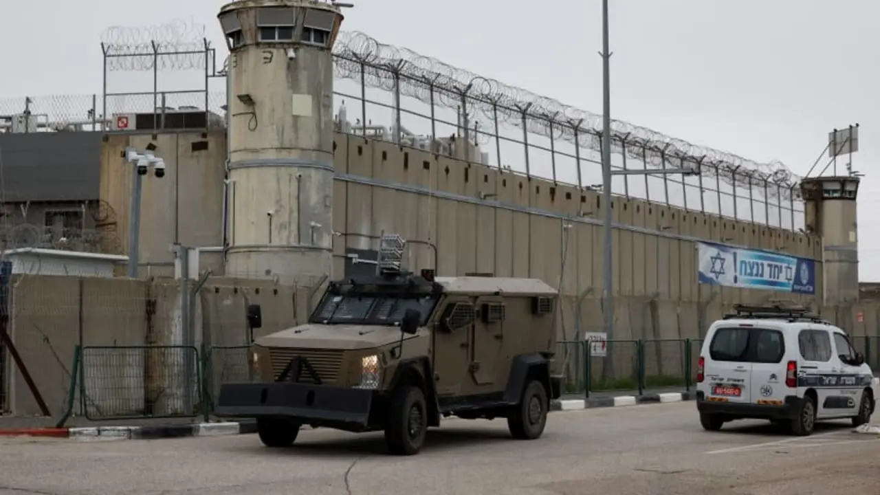 Palestinian Prisoners in Zionist Prison Denounce Extreme Conditions and Threats