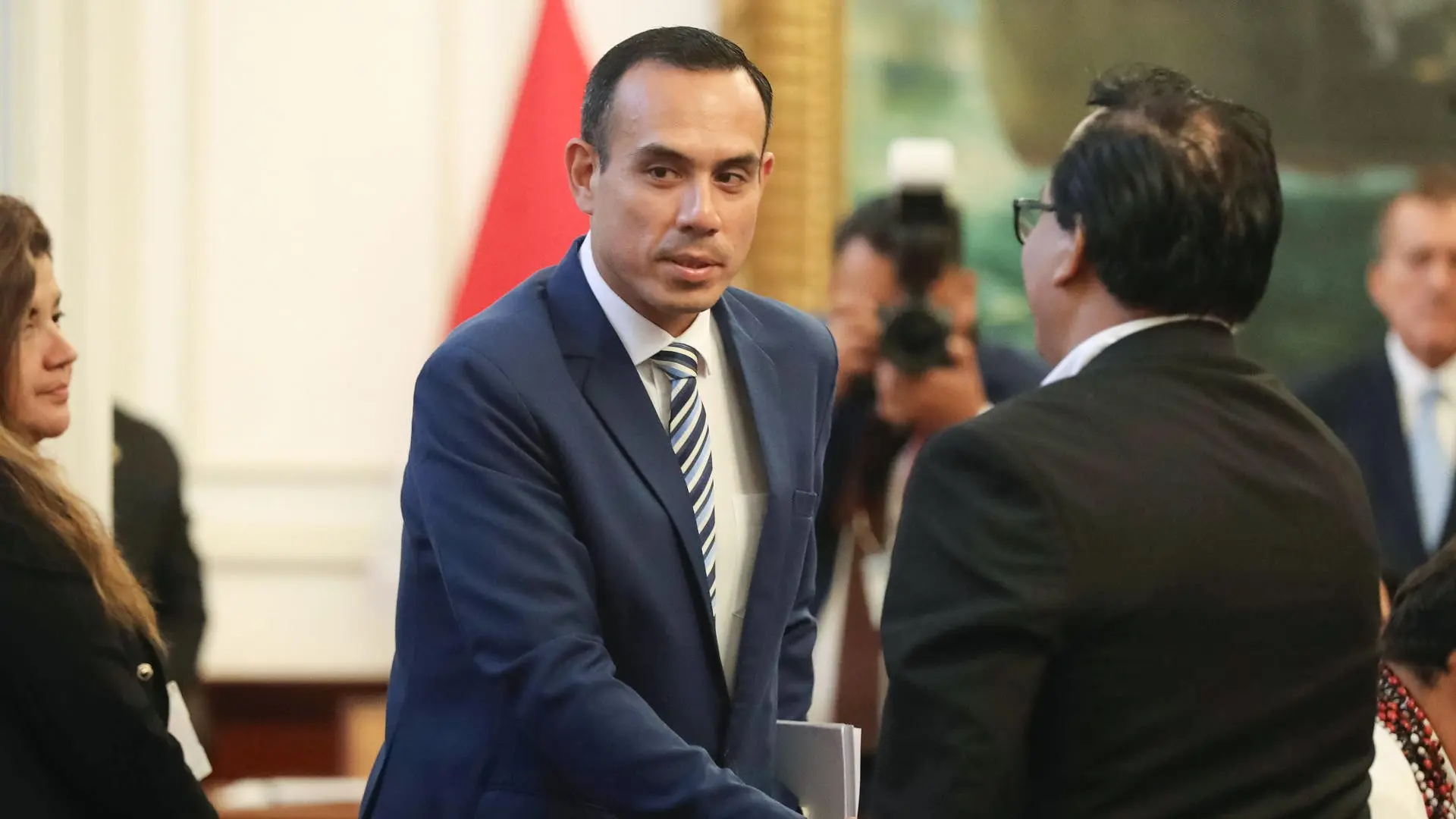 Peru Congress Secures Signatures for Censure Debate on Interim President Jeri