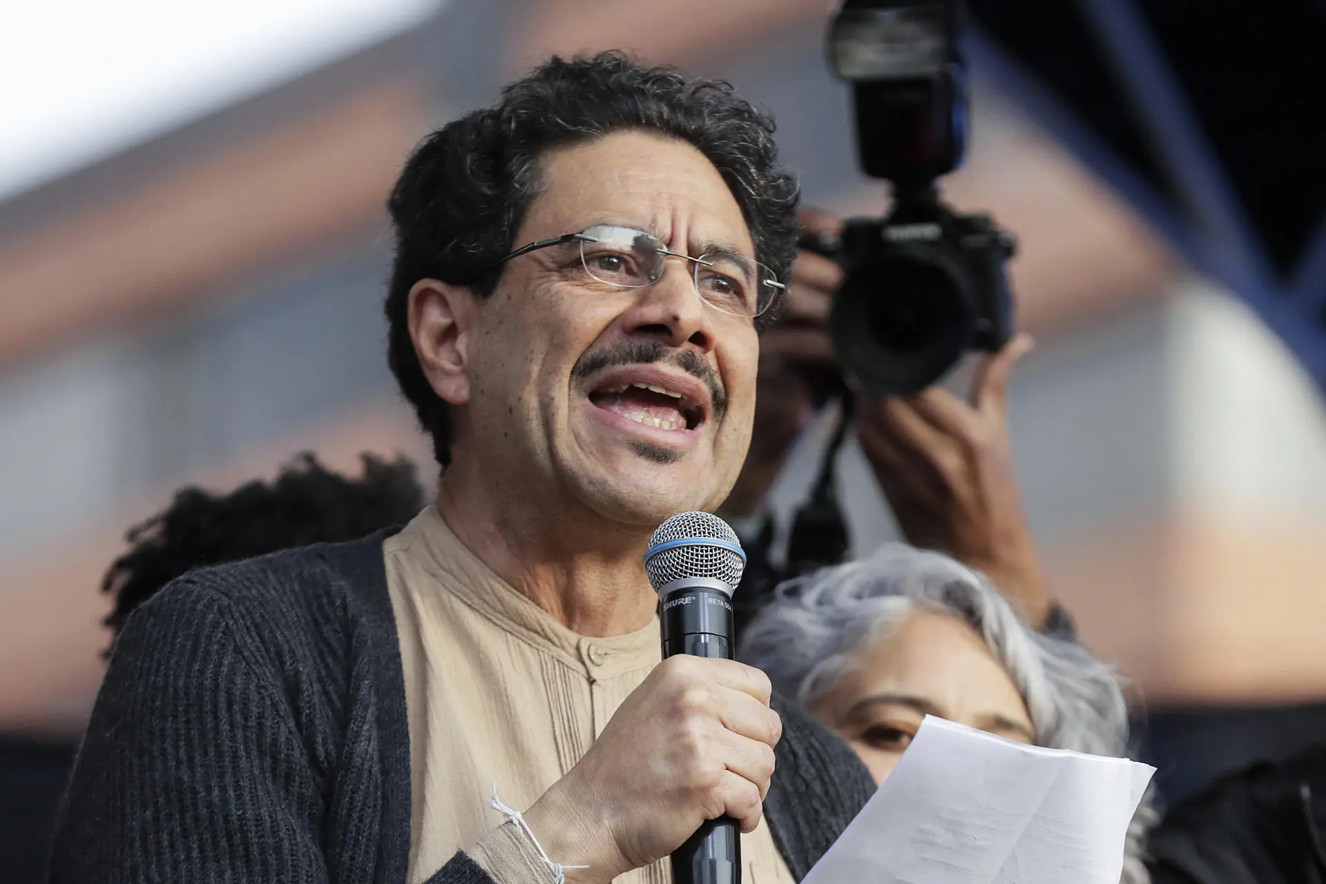 Ivan Cepeda Extends Commanding Lead Ahead of Colombia’s General Elections