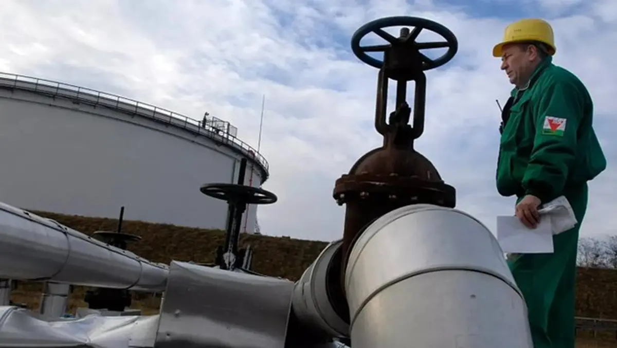 Hungary Threatens to Cut Electricity and Gas to Ukraine