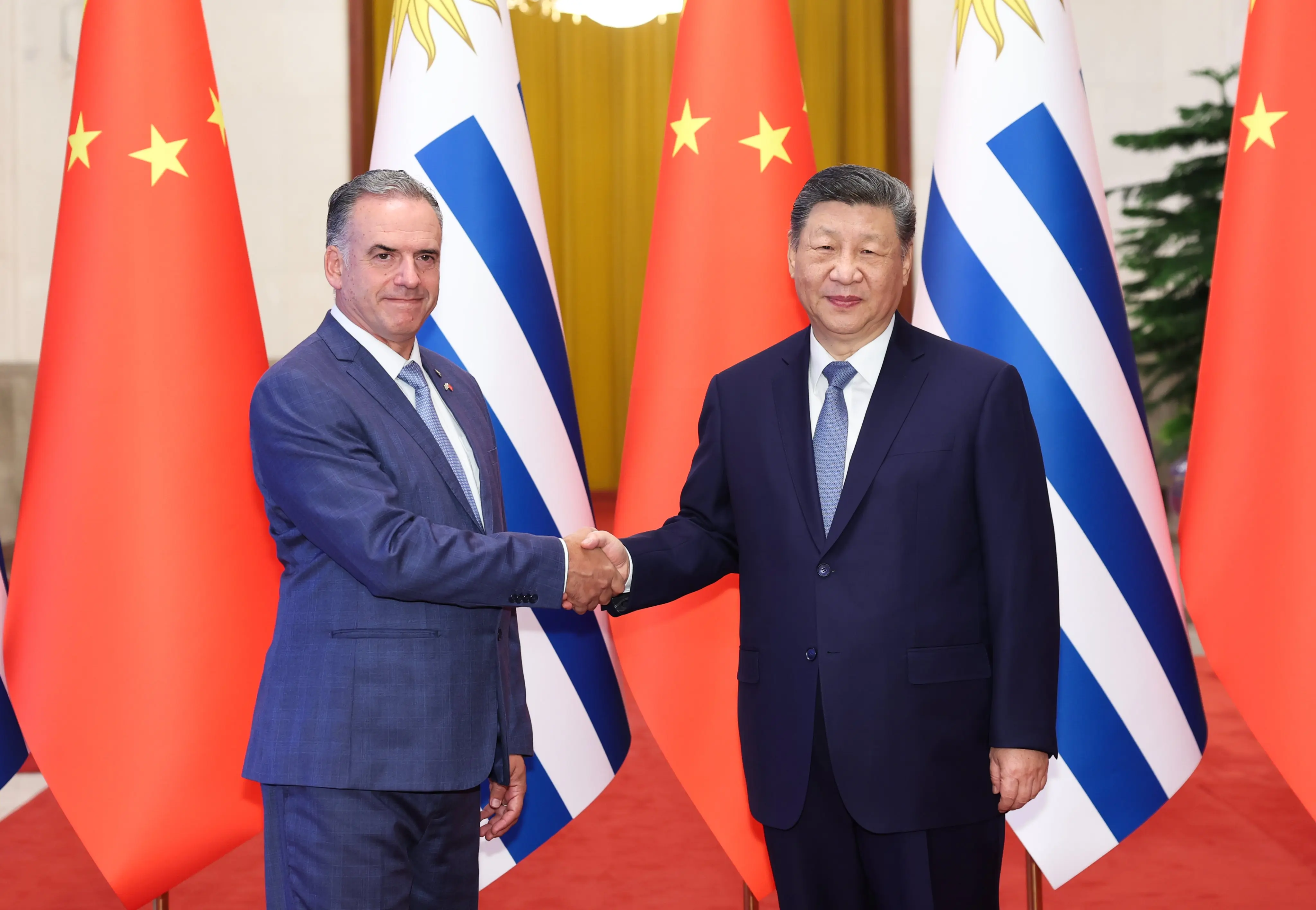 President Xi Jinping held talks with Uruguayan President Yamandu Orsi. Photo: X/ @SpoxCHN_MaoNing.