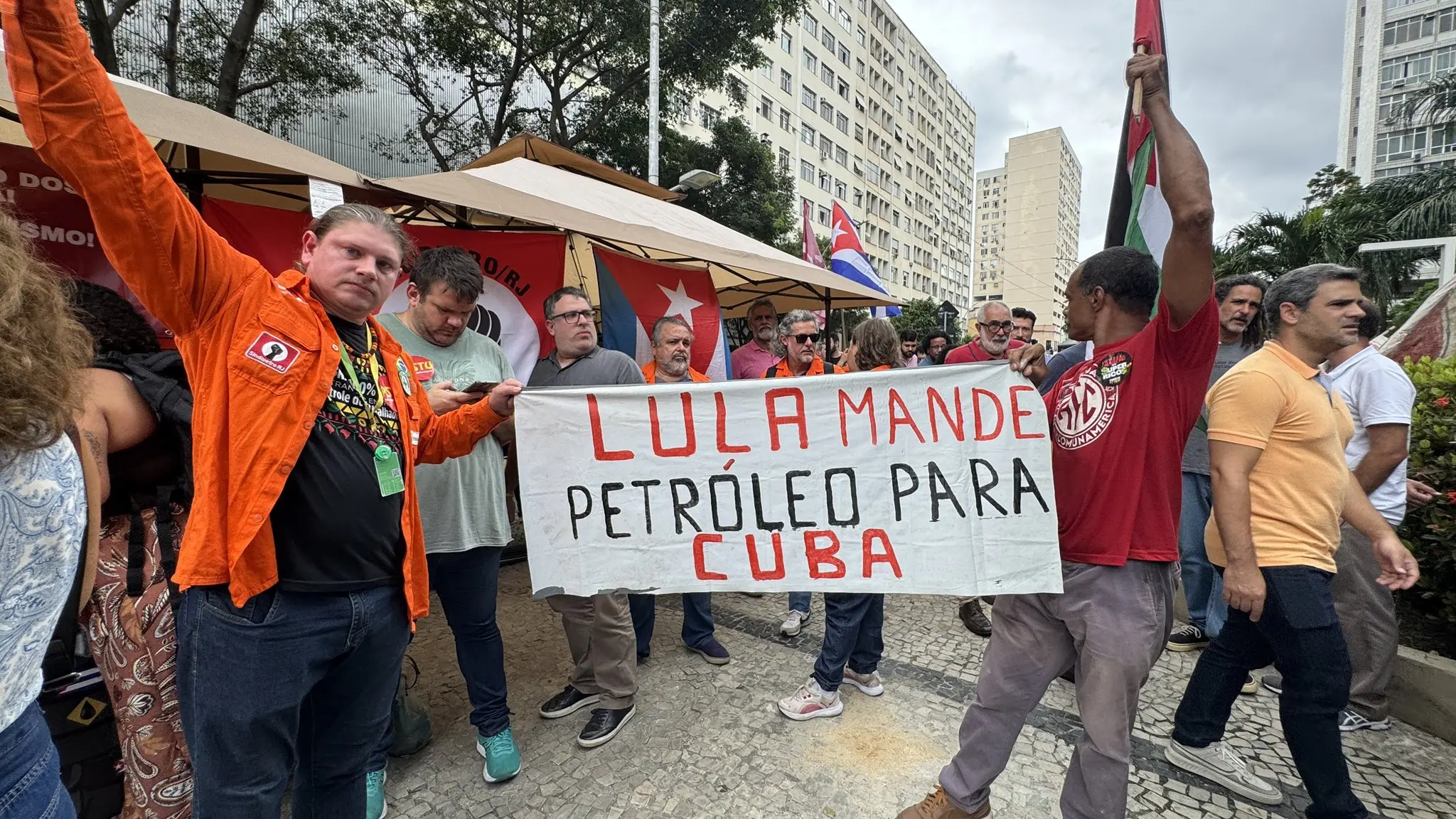The participants also delivered to the management of Petrobras a letter. Photo: X/@AndreteleSUR.