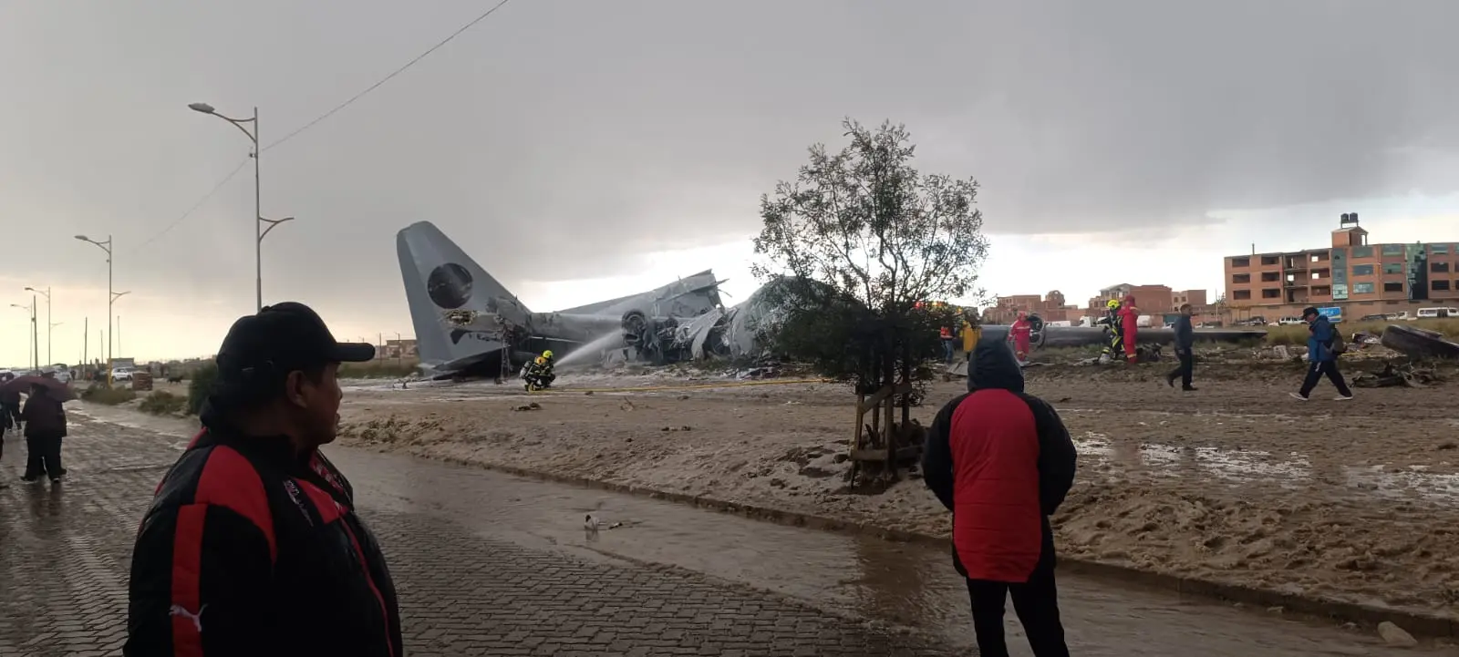 Bolivian Air Force Plane Crashes Near El Alto Airport, Leaving 15 People Died