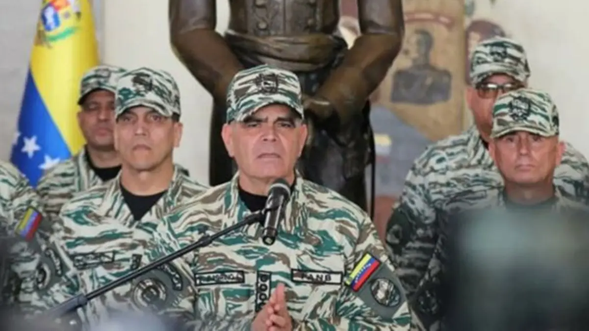 Venezuelan Defense Minister Backs Amnesty Bill Debate