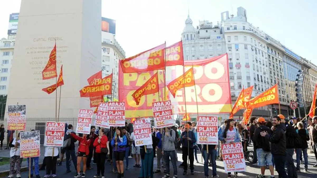 Argentina Paralyzed by General Strike Over Milei’s Labor Reform