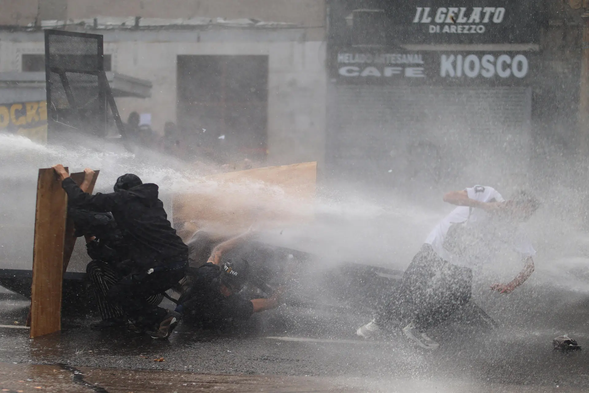 Police Repression in Demonstration Against Neoliberal Labor Reform in Argentina