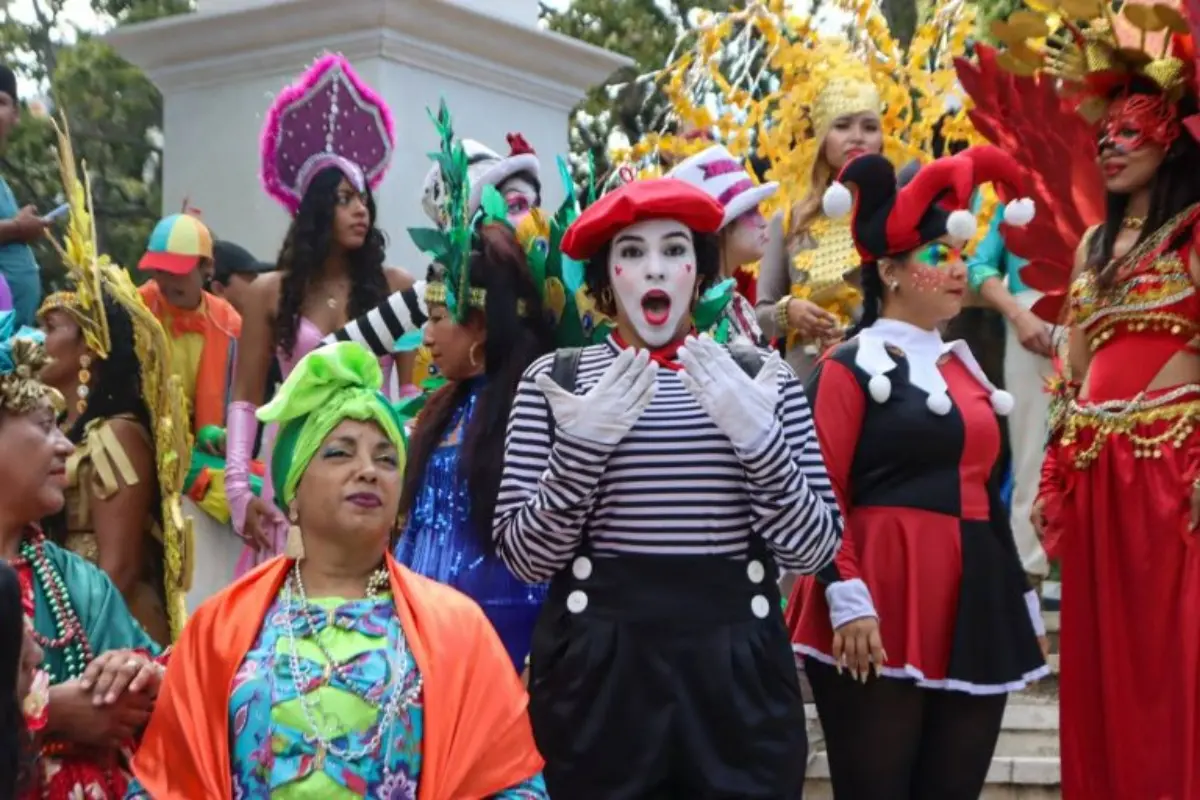 Venezuelan Families Embrace Carnival Spirit