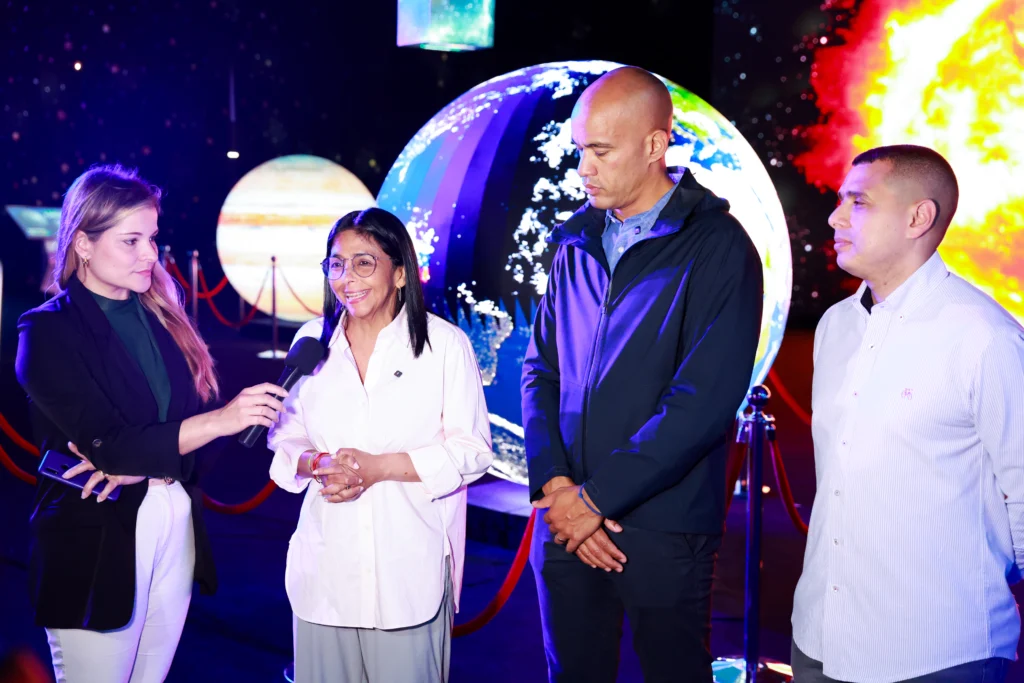 Delcy Rodríguez Promotes Educational Exhibitions and Children’s Education in Caracas