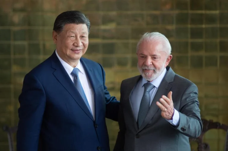 Chinese President Xi Jingpin alongside his Brazilian counterpart Luiz Inacio Lula da Silva. Photo: EFE.
