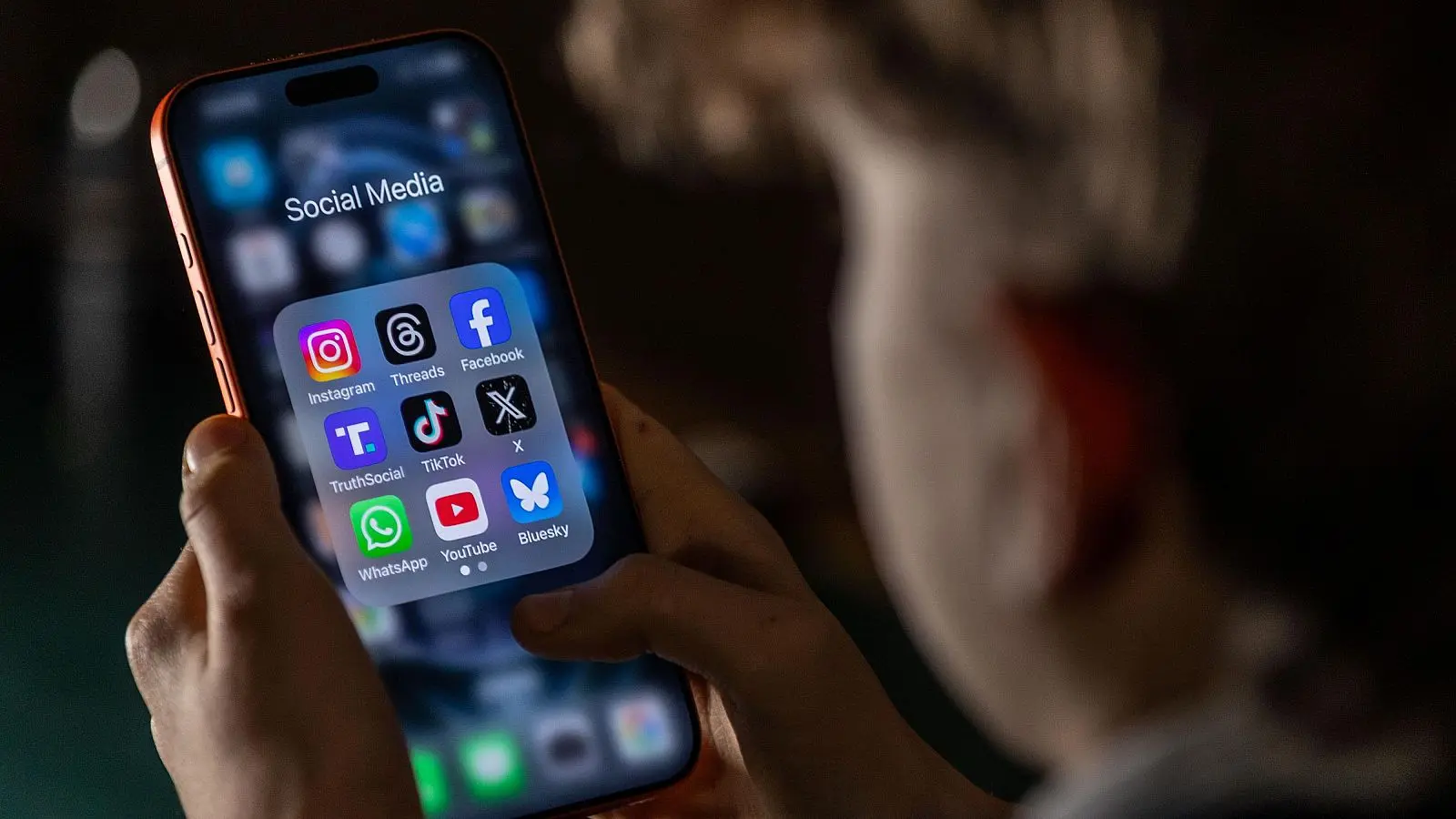 The ruling sets a fundamental legal precedent for resolving nearly 1,500 similar lawsuits filed by school districts and state prosecutors demanding civil liability from social media companies. Photo: Getty Images.