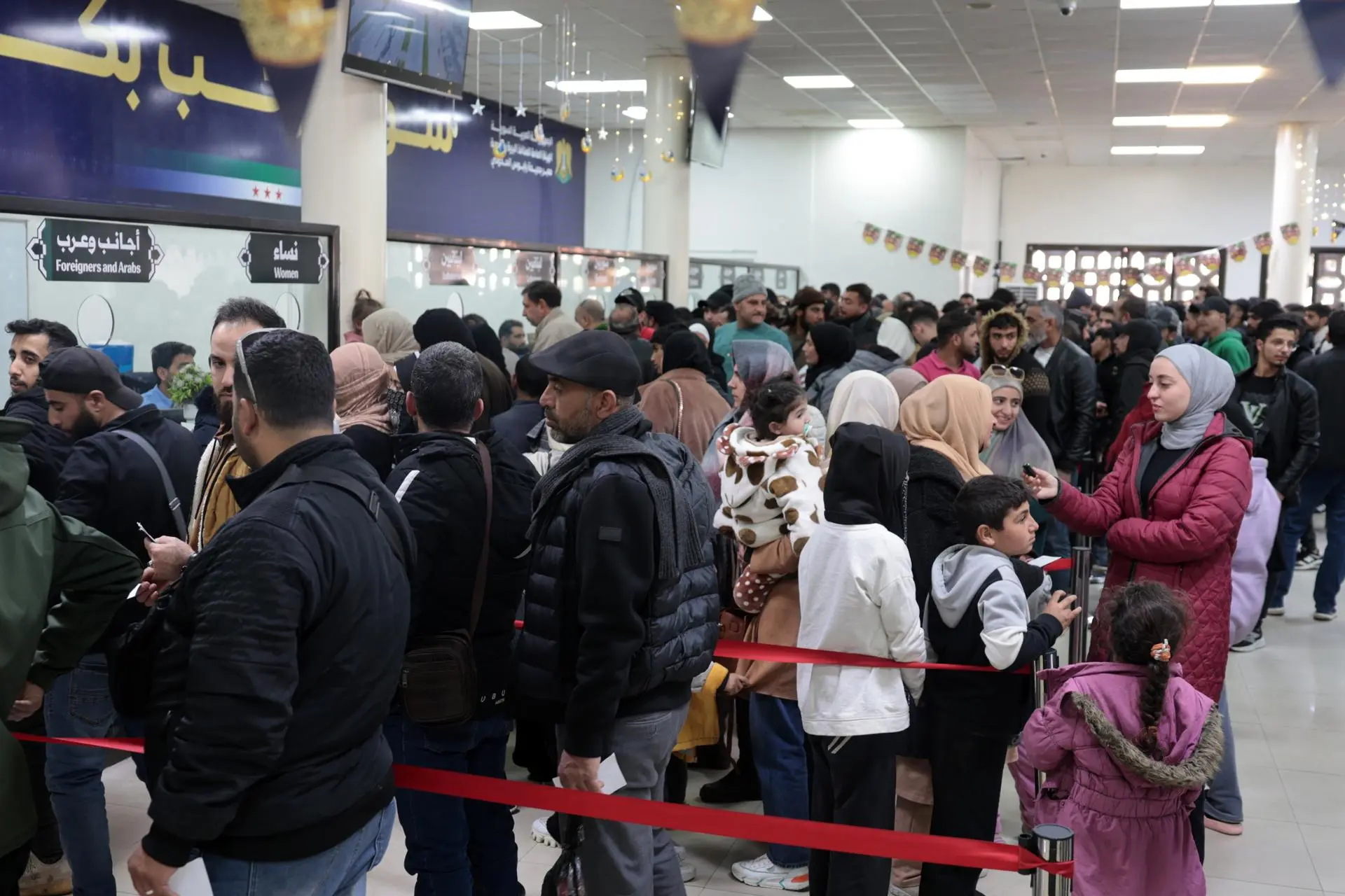 Israeli Attacks Fuel Exodus of Over 10,000 Lebanese Civilians to Syria