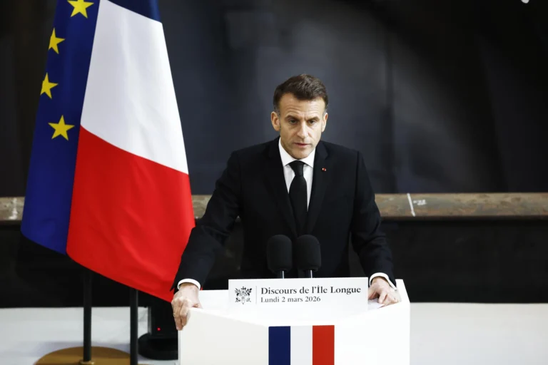 (FILE) French President Emmanuel Macron delivers a speech next to the submarine 'Le Temeraire' (The Temerarious) at the Nuclear submarines Navy base of Ile Longue in Crozon. Photo: EFE.