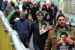 Iranians march with portraits of Iranian Supreme Leader Mojtaba Khamenei during a rally to mark International Quds Day in Tehran. Photo: EFE.