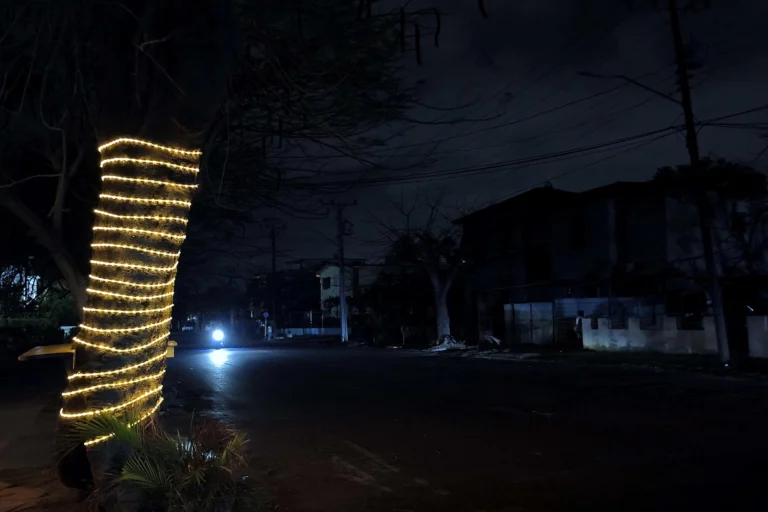 (FILE) A blackout in Cuba. Photo: EFE.