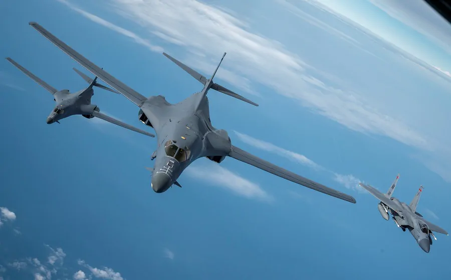 U.S. B-1 Bomber Arrives in England as U.K. Opens Bases Amid Iran Tensions