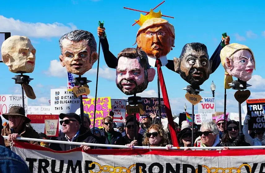 Protesters gather in U.S. cities against federal policies. Photo: Almaplutv