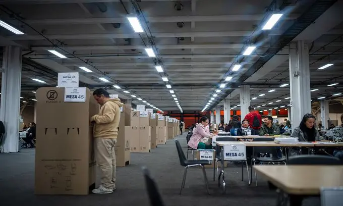 Authorities seized cash and political campaign materials in La Guajira as part of an investigation into alleged vote-buying ahead of Colombia’s parliamentary elections.