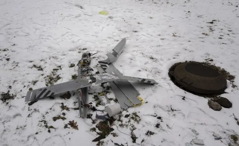 (FILE) Destroyed aircraft. Photo: EFE.