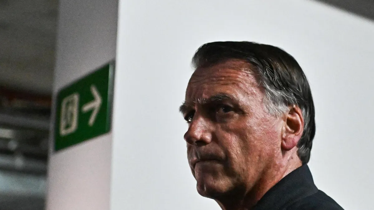 (FILE) According to the latest medical report released on Monday, Bolsonaro's condition has shown favorable progress, anticipating a possible medical discharge in the next 24 hours. Photo: EFE.