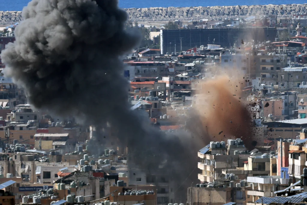 An Israeli airstrike targets the Dahiyeh neighborhood of southern Beirut. According to the Lebanese Ministry of Public Health, at least 394 people were killed and 1,160 others injured in airstrikes across Beirut's southern suburbs and villages in southern Lebanon since the start of renewed hostilities. Photo: EFE.