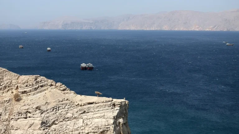 Amid the blockade and its significantly impacts, U.S. President Trump had proposed forming a naval escort coalition, but the North Atlantic Treaty Organization (NATO) unequivocally rejected that. Photo: EFE.