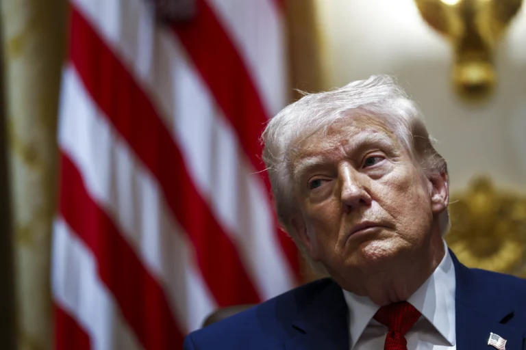 La administración Trump ha hecho a menudo declaraciones contradictorias sobre el rumbo de la guerra, que comenzó cuando Estados Unidos e Israel atacaron a Irán el 28 de febrero. Foto: EFE.