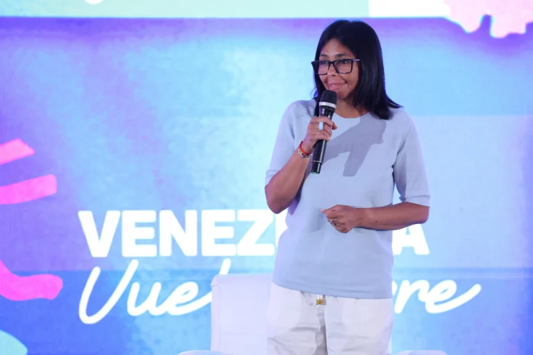 Delcy Rodriguez explained that the funds will help restore electricity and water infrastructure, restore workers' income, and help maintain currency and monetary stability. Photo: EFE.