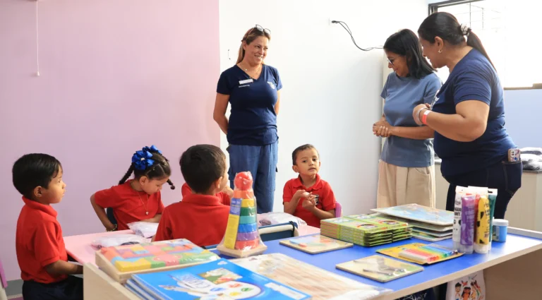 Delcy Rodriguez led the delivery of recovered educational facilities as part of the social welfare agenda against the blockade. Photo: Venezuelan Presidential Press.