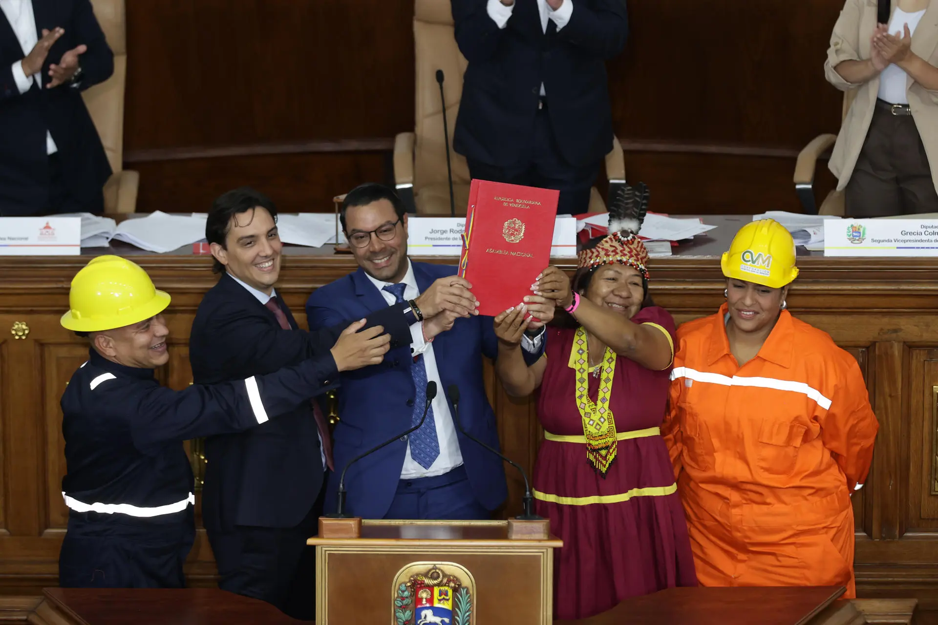 The new law seeks to transform the mining sector into a powerful engine for national progress, attracting investments under transparent and equitable conditions. Photo: EFE.