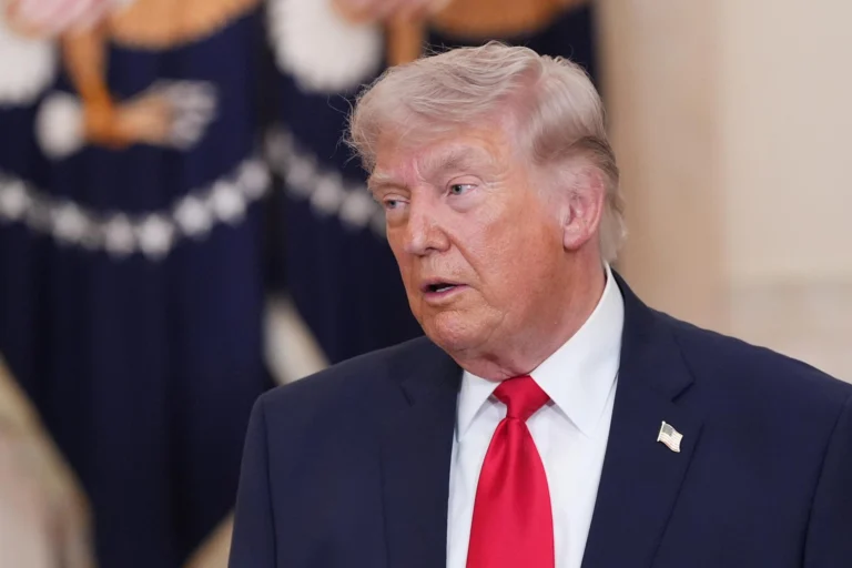 The budget sent to U.S. Congress by the Trump's administration foresees a 10% cut in all non-defense spending, including social programs and welfare. Photo: EFE.