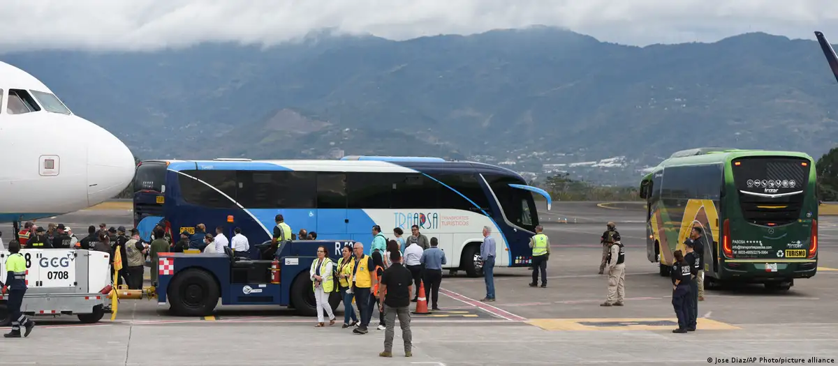 Migrants arrive in Costa Rica under a bilateral deportation agreement with the United States. Photo: AP
