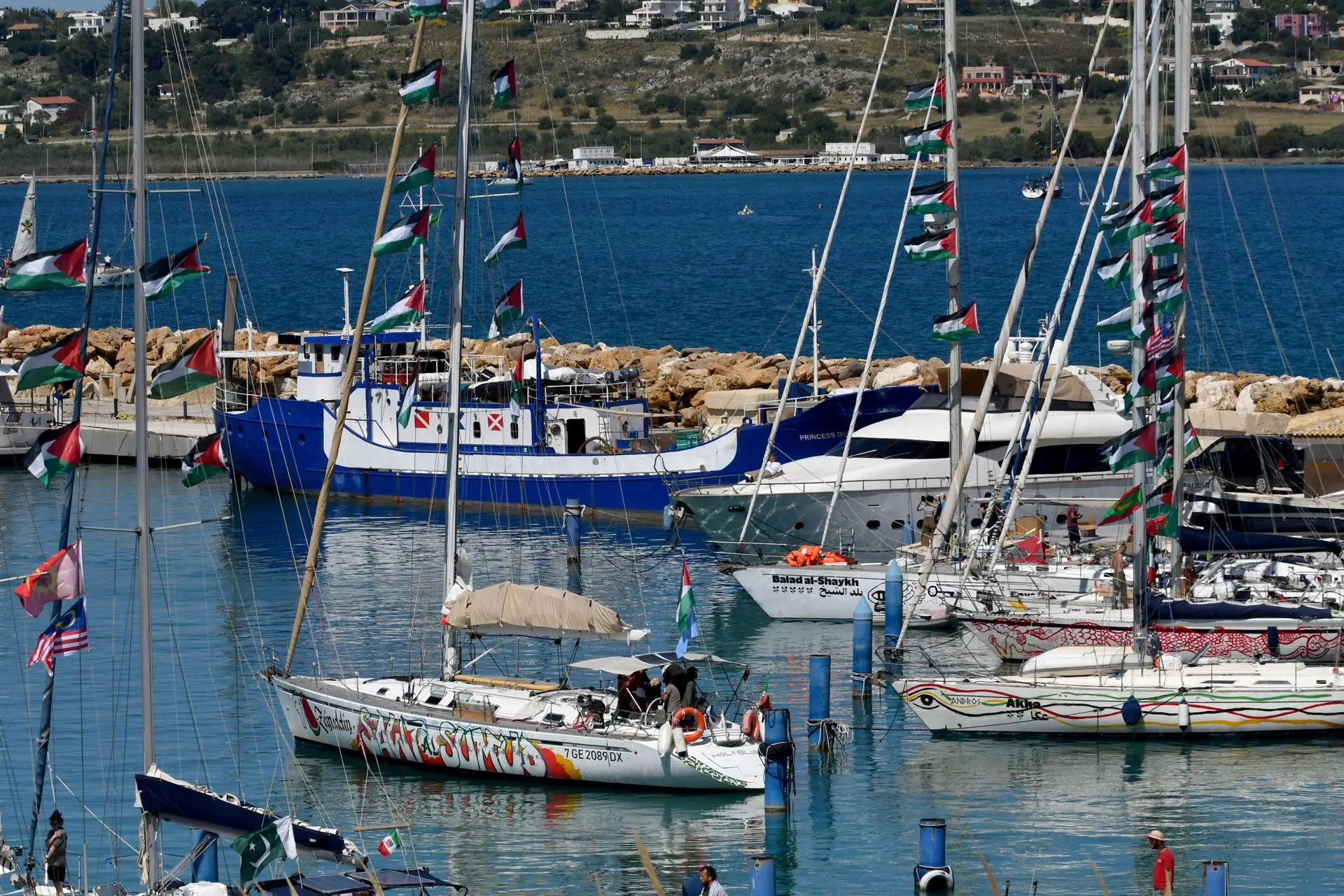 According to the organization's tracking system, the siege took place in the area separating the Greek mainland (the Peloponnese) from the island of Crete. Photo: EFE.