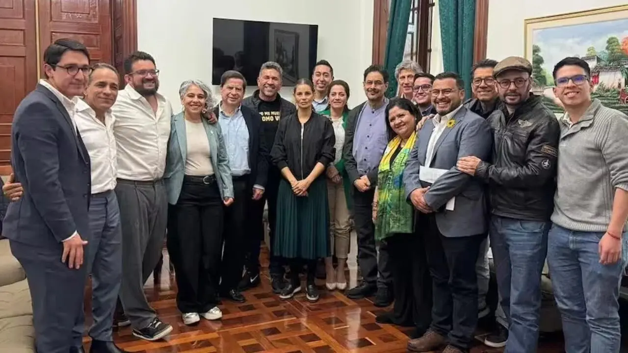 Ivan Cepeda Leads Historic Bloc Toward Colombian Presidential Elections