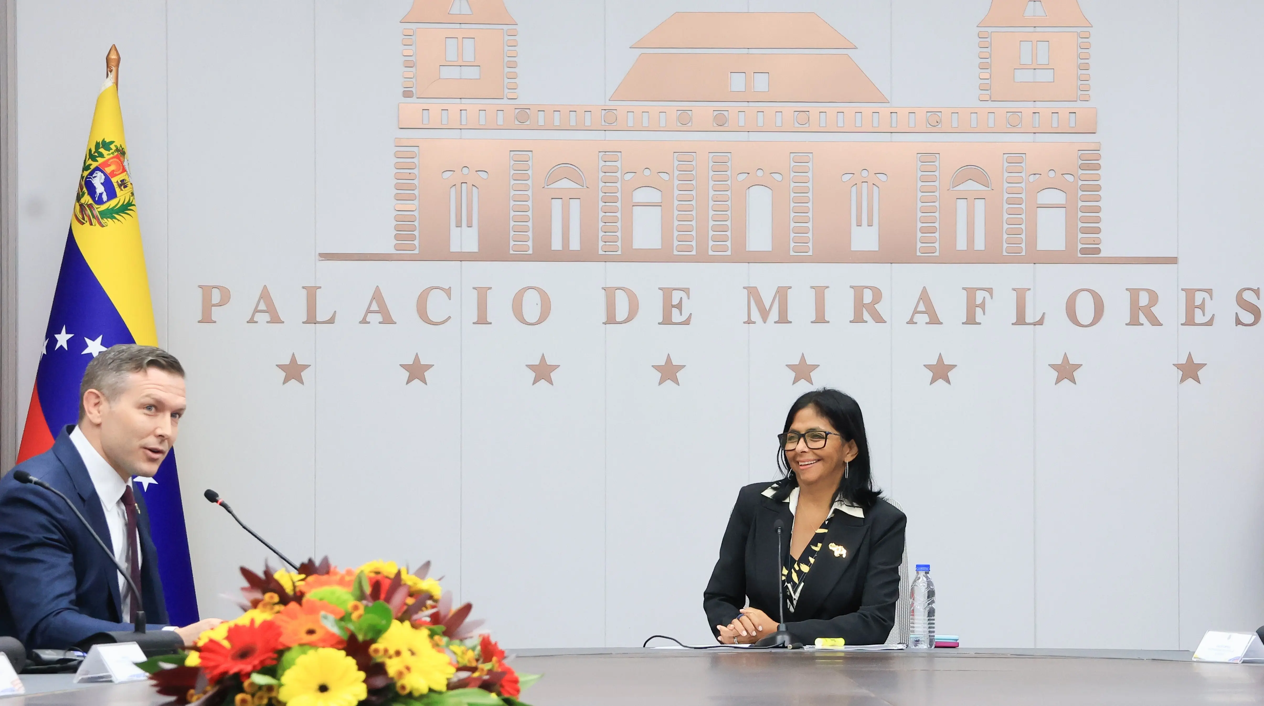 The high-level gathering, which included Kyle Haustveit, U.S. Undersecretary for Hydrocarbons and Geothermal Energy, alongside CEOs from specialized companies, focused on exploring mechanisms to enhance foreign capital participation in Venezuela's energy sector under a vision of shared development. Photo: Venezuelan Presidential Press.