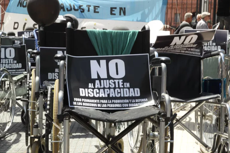 (FILE) Social, trade union, medical and family groups reject the bill to reform the Disability Act this Tuesday. Photo: EFE.