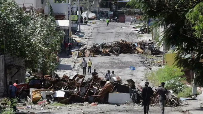 Displaced residents flee ongoing gang violence in northern Port-au-Prince, Haiti. Photo: CrisisGroup