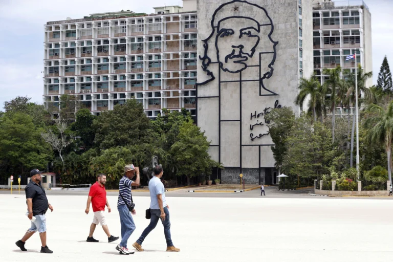 The Cuban Government has reiterated on several occasions its willingness to engage in dialogue with the US authorities, maintaining an open attitude to communication provided that exchanges are conducted on a respectful basis. Photo: EFE.