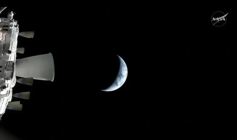 Vistas de la cara oculta de la Luna Artemis II desde la nave espacial Orion 2026