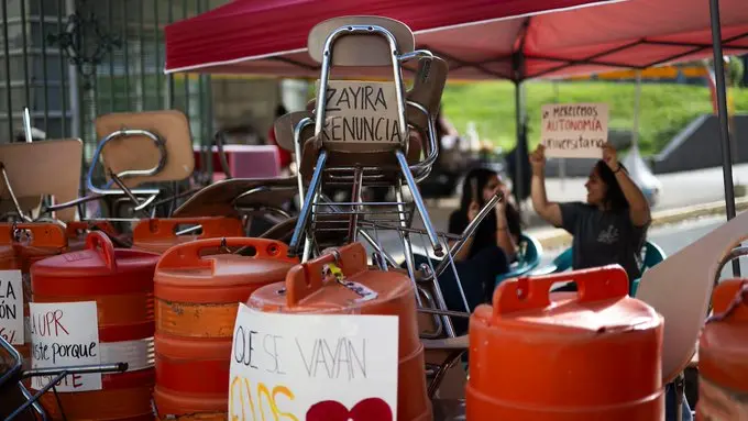 UPR in Río Piedras paves the way for a 72-hour strike en route to a general strike . Photo: @ElNuevoDia