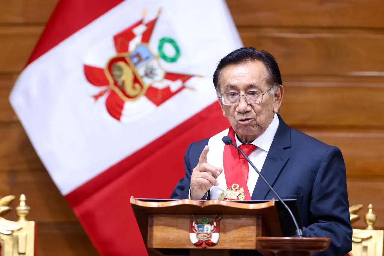 Peruvian Interim President to Face Motion of Censure