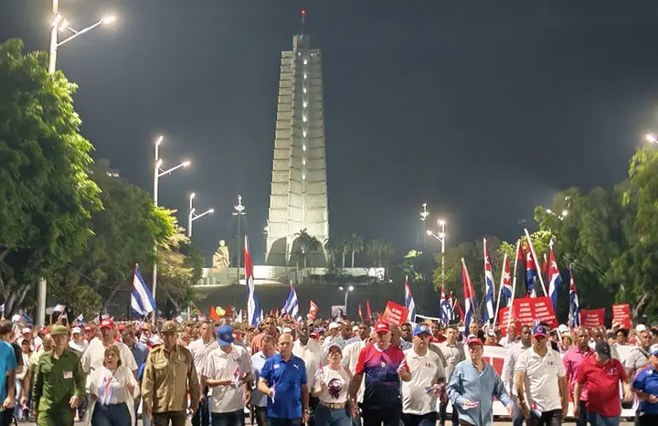 President Díaz-Canel Leads May Day March in Havana, Calls Unity