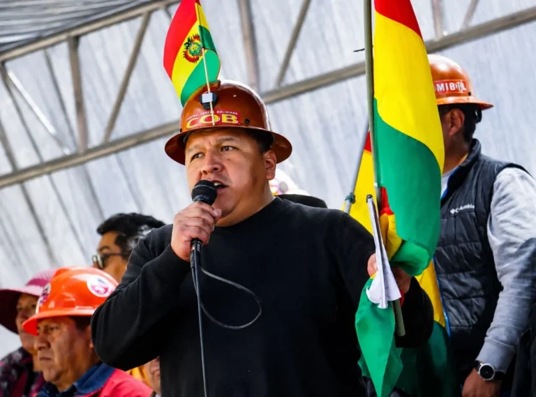 The Bolivian Worker's Union denounces that, instead of listening to the people, Rodrigo Paz’s government "responds with militarization and repression". Photo: COB.