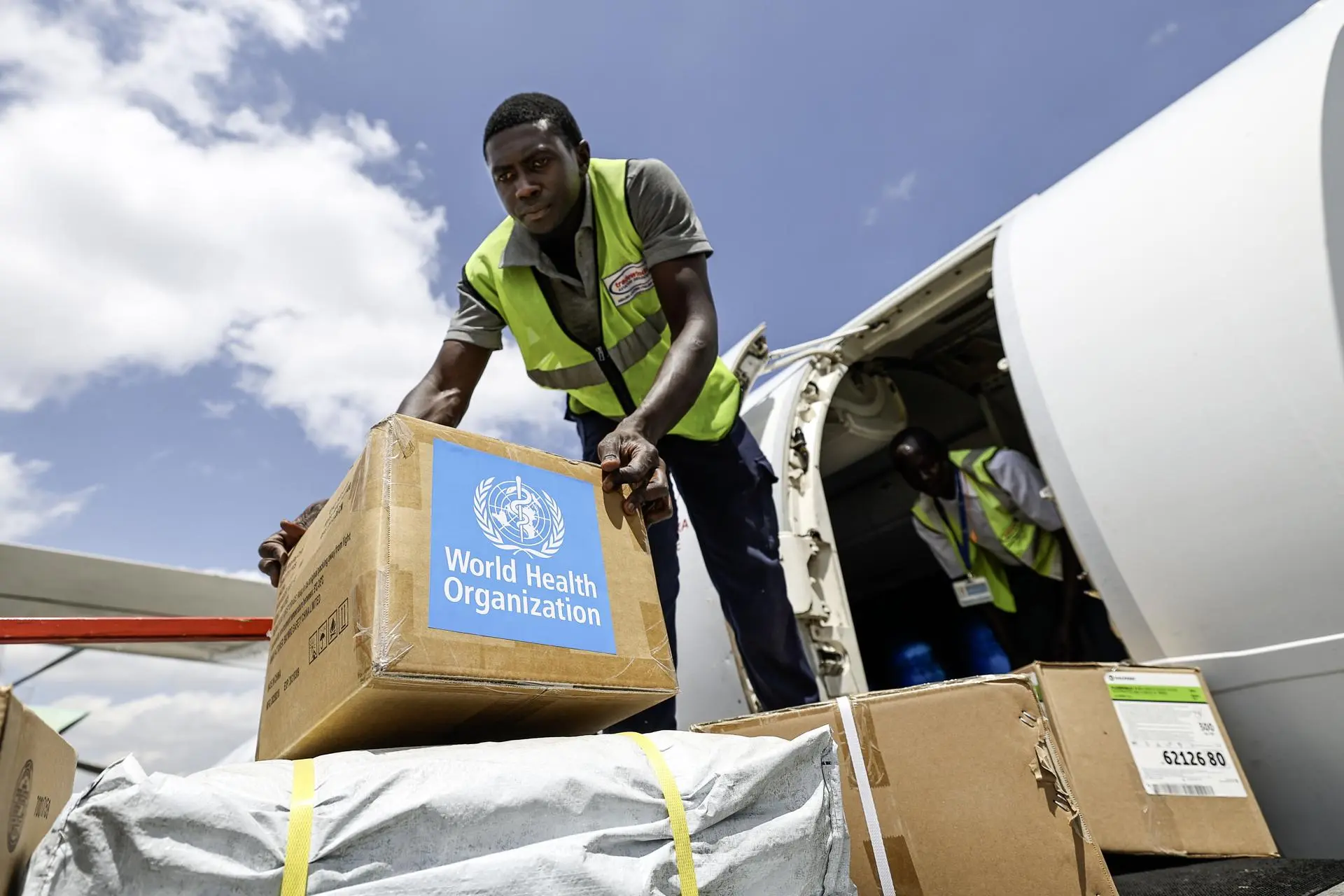 W.H.O. strengthens surveillance in Africa on the high risk of Ebola spread in the Democratic Republic of Congo and Uganda. Photo: EFE.