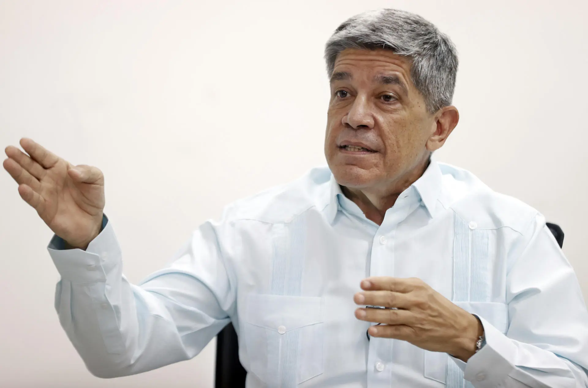 (FILE) Carlos Fernández de Cossío asserts that the remarks against the Cuban revolutionary leader lack legal and moral support, and serve as a political pretext for an eventual military intervention. Photo: EFE.