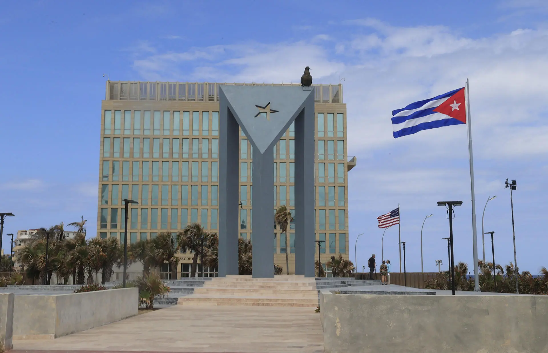 (FILE) U.S. Embassy in Havana. Photo: EFE.