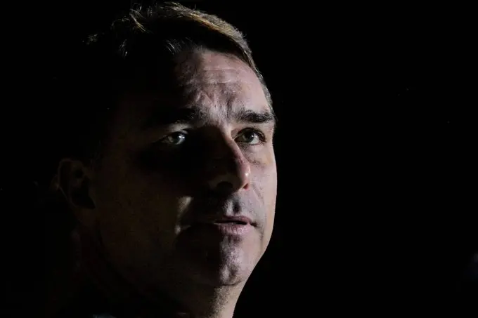 Filming and financing details emerge around a biographical production on Jair Bolsonaro involving multimillion-dollar transfers and Brazilian banking figures. Photo: Film production set or political imagery in Brazil. Photo. @folha